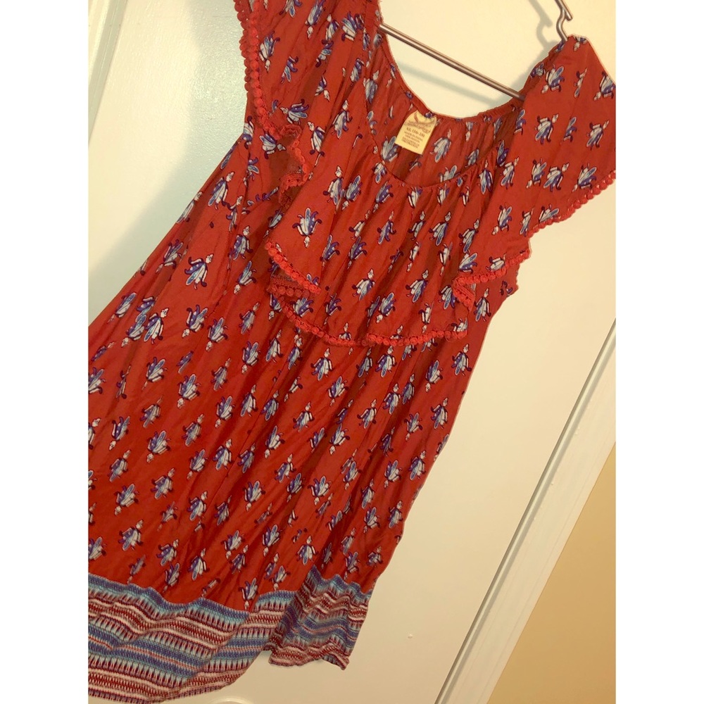 Burnt orange blouse! Cute on the shoulders or off!